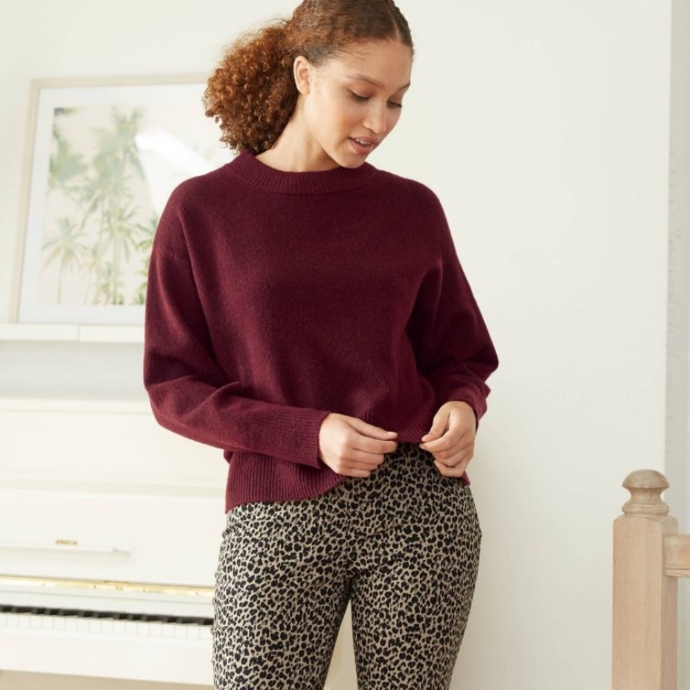 Maroon sweater